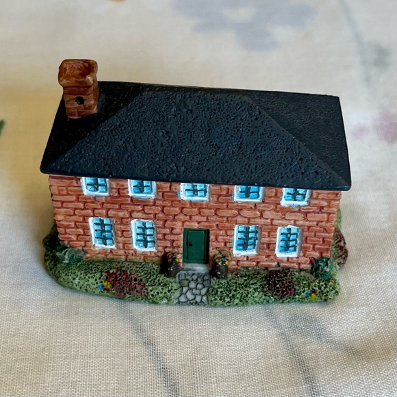 Vintage 3 Baileys Houses and Baileys Mr. Yum Winking Eye Face Coffee Mug - Picture 6 of 16